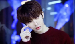 爆料蔡徐坤 带货视频大全,潮流引领者魅力全开